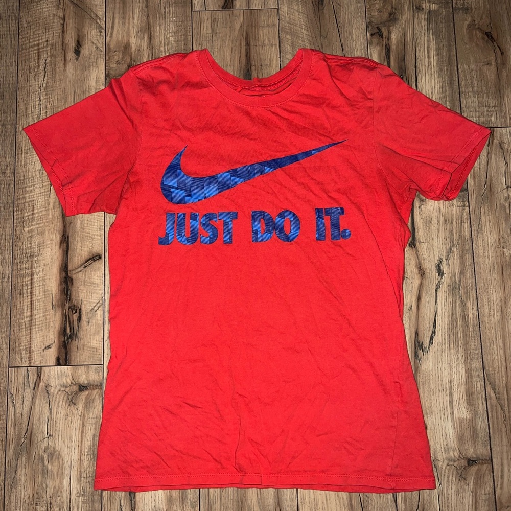nike tee